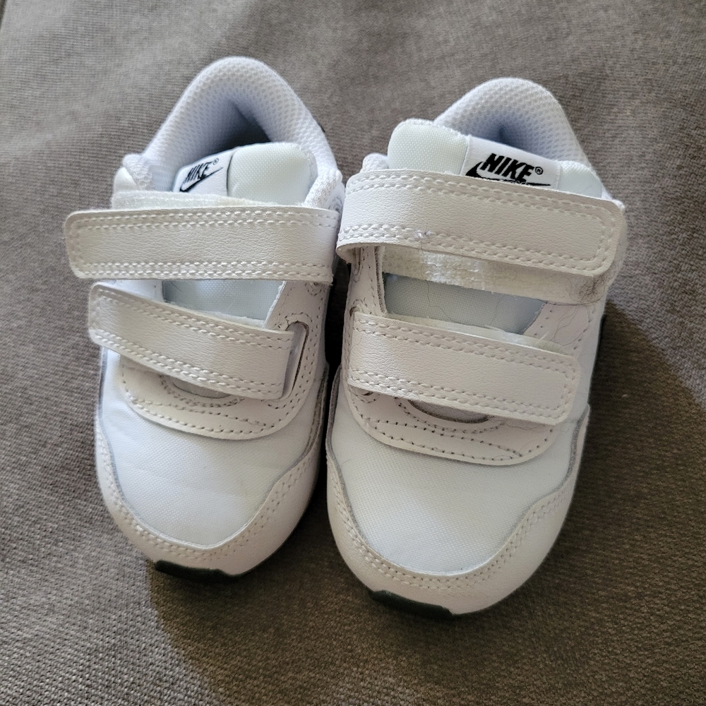 Toddler nike sneakers
